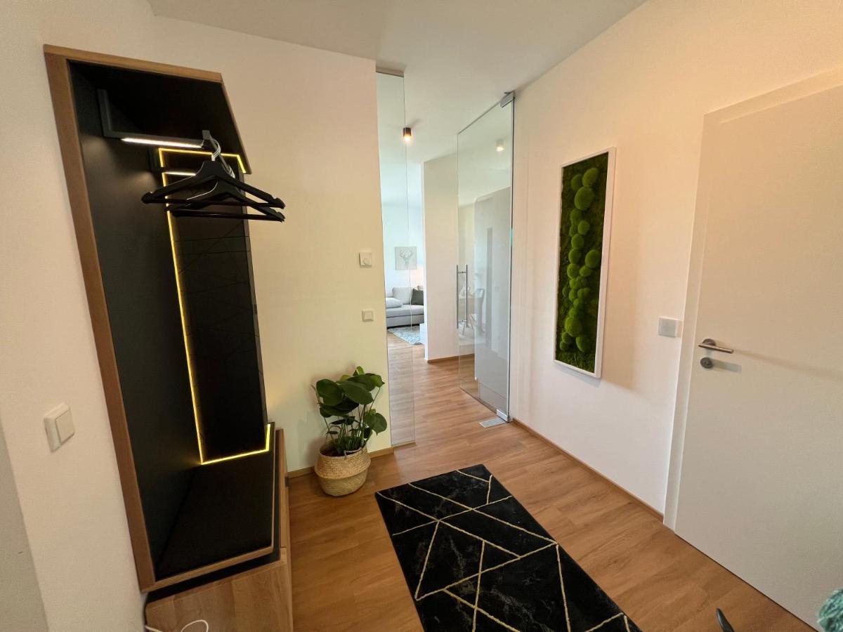 Designapartment Blue Sky -55M2-Free Parking & Wifi Graz Esterno foto